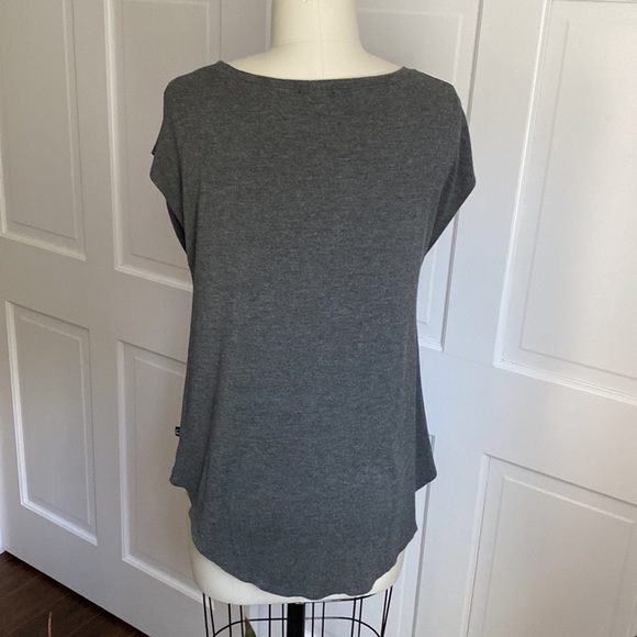 Terez - Scoop Neck Twist Hem Tshirt - Grey - Medium - Used - Picture 6 of 6